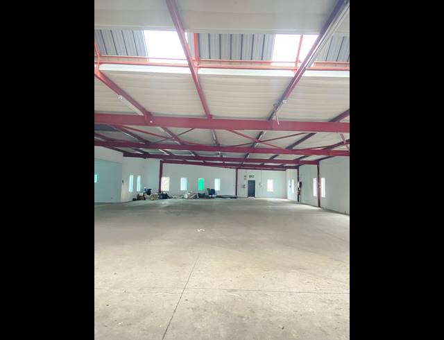753M² WAREHOUSE TO LET IN FERNDALE